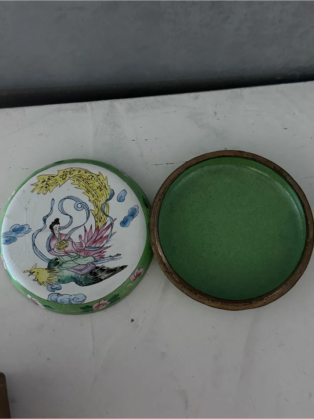 Chinese Antique Green White Multicolor Floral Birds Pattern Cloisonné Round Box